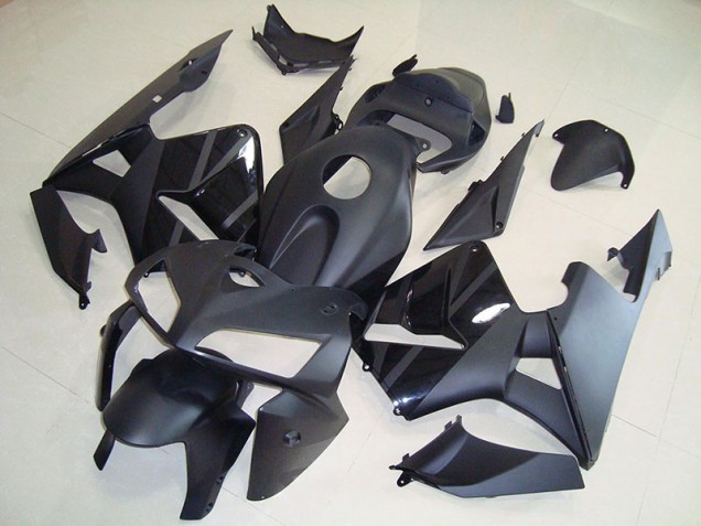 Online CBR 600 RR 05-06 Verkleidung - Matt Schwarz Online CBR 600 RR 05-06 Verkleidung - Matt Schwarz