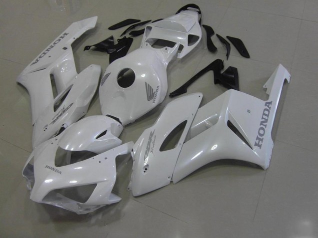 Online CBR 1000 RR 06-07 Verkleidungen - Weiß mit Silber Aufkleber Online CBR 1000 RR 06-07 Verkleidungen - Weiß mit Silber Aufkleber